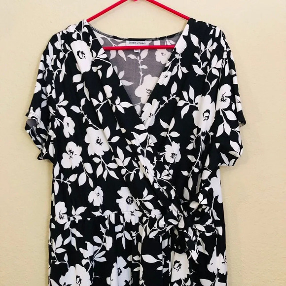 Black & White Floral Print Faux Wrap Midi Empire Waist Dress Plus Size - Picture 3 of 7